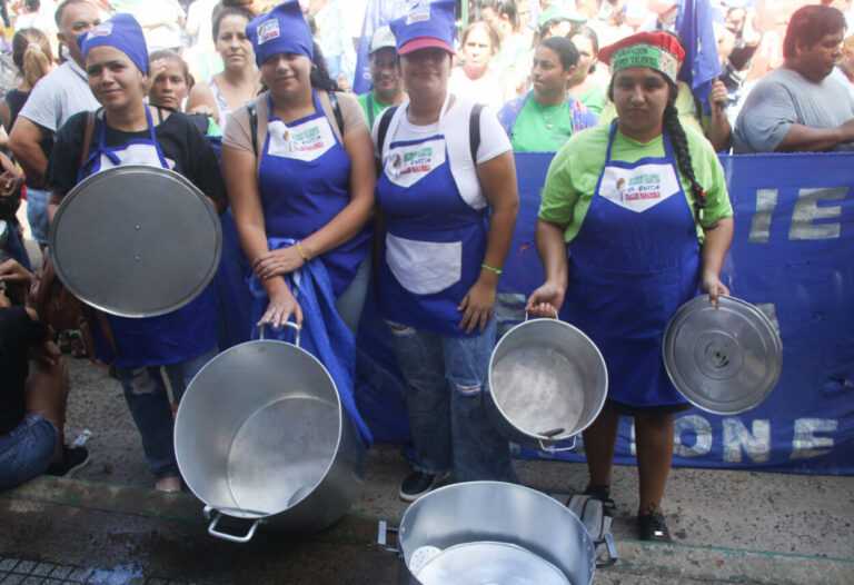 Movimiento Evita y TTT: "No se puede ajustar con el hambre de millones de argentinos y argentinas" imagen-12