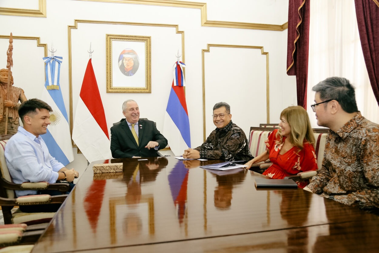 El gobernador Passlacqua se reunió con el nuevo embajador de Indonesia para reforzar vínculos comerciales, turísticos y socioculturales  imagen-2