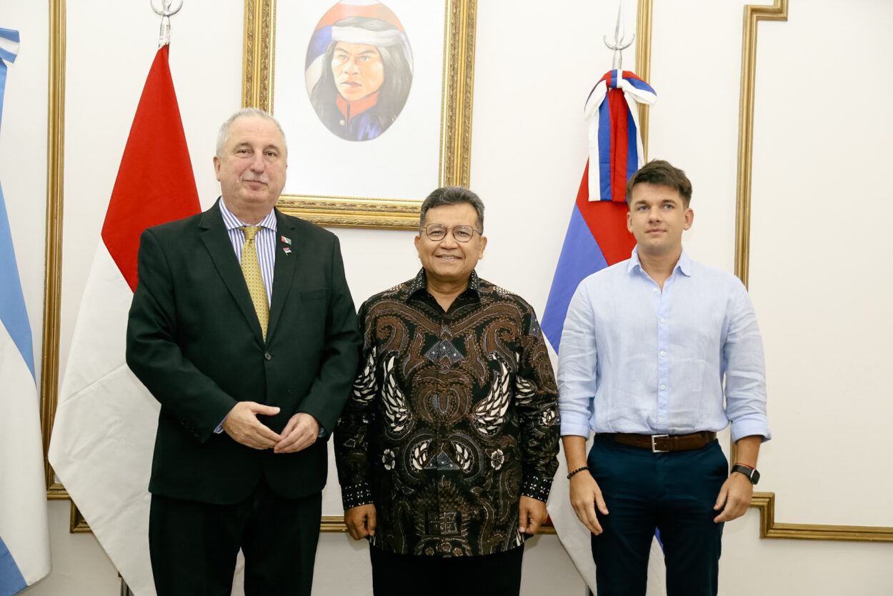 El gobernador Passlacqua se reunió con el nuevo embajador de Indonesia para reforzar vínculos comerciales, turísticos y socioculturales  imagen-4