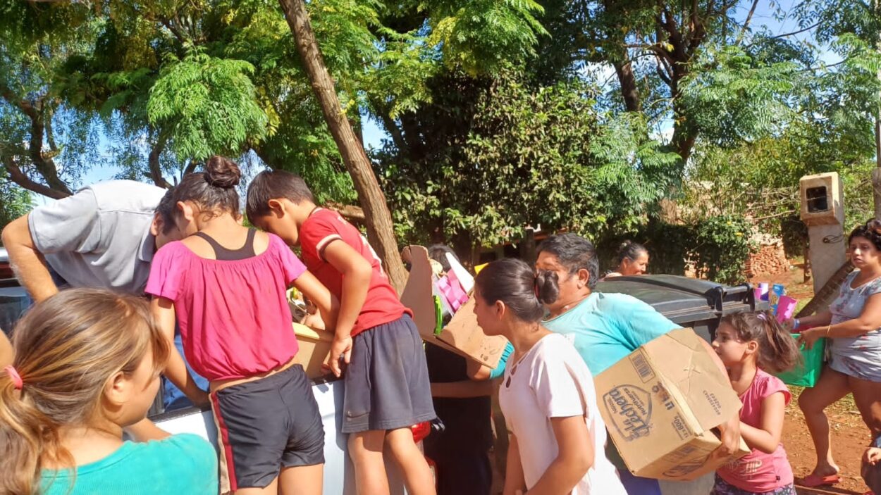 La Clínica del Juguete visitó el merendero Ñande Yara y realizó una donación a los vecinos de la zona   imagen-2