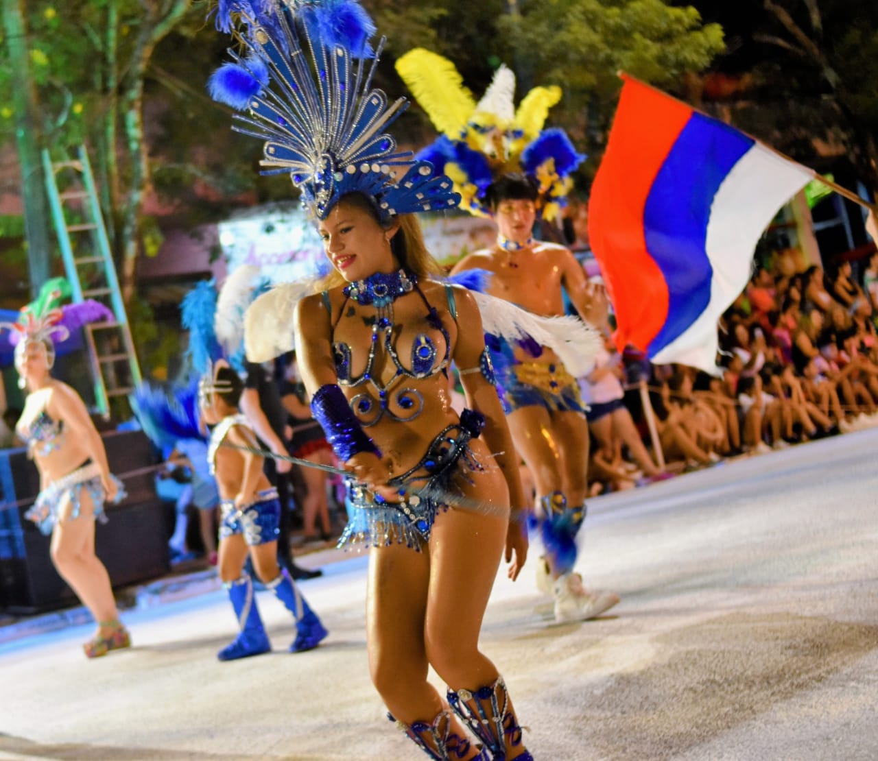 Carnavales Montecarlenses 2024: Dos Noches de Brillo, Alegría y Color imagen-12