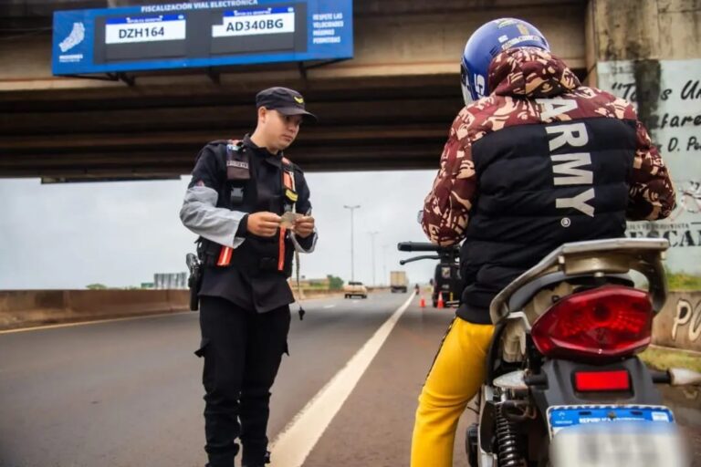 La Policía despliega un operativo integral de seguridad en rutas de Misiones imagen-45