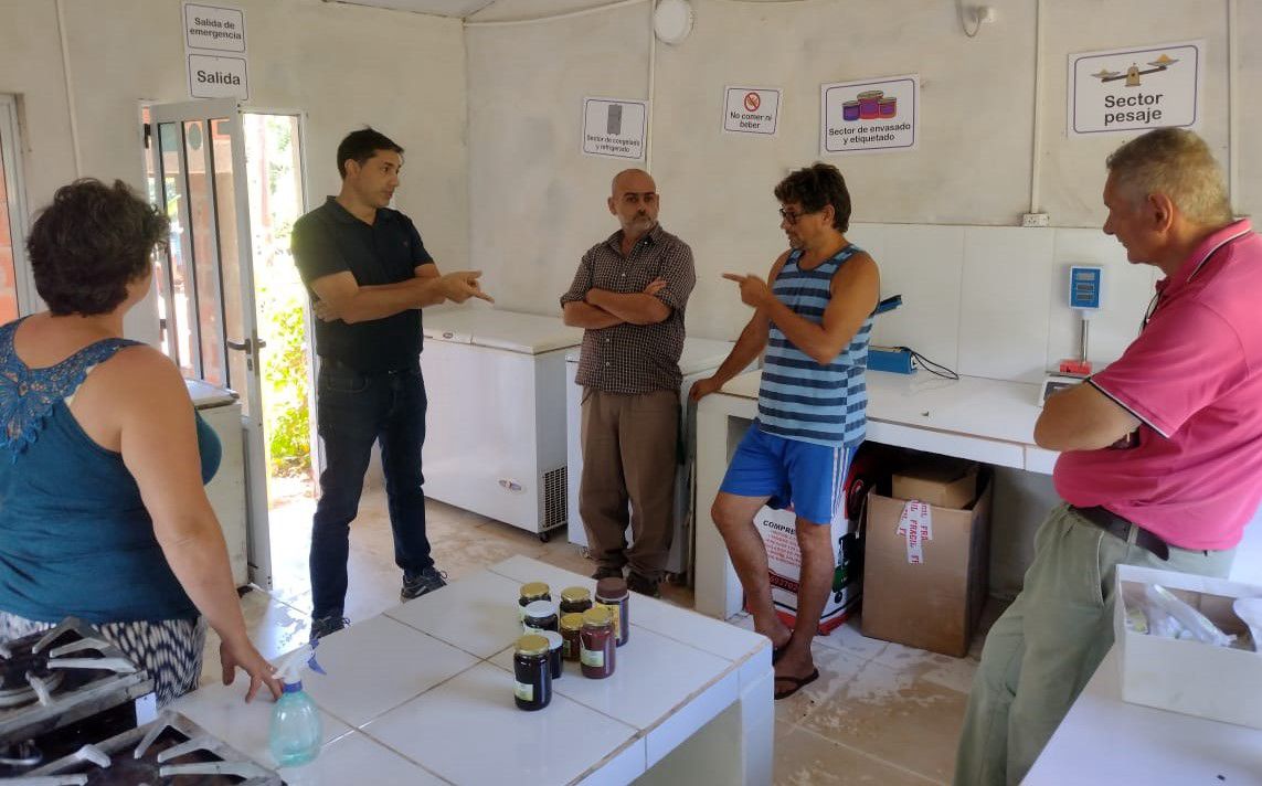 Obras en Uruzú, charla con productores y visita a emprendimientos ambientales y turísticos incluyó la visita del Ministro Recamán al Norte misionero imagen-4