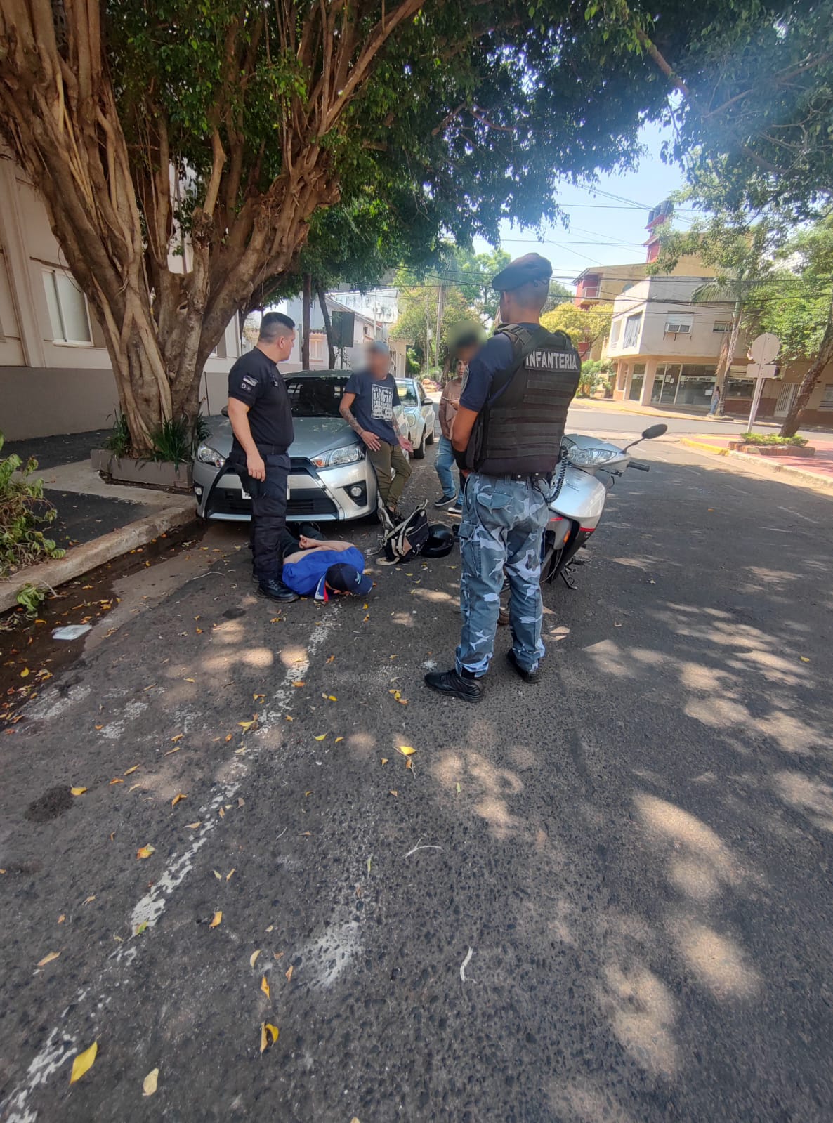 Un hombre intentó robar una moto y fue detenido frente a la Jefatura imagen-2