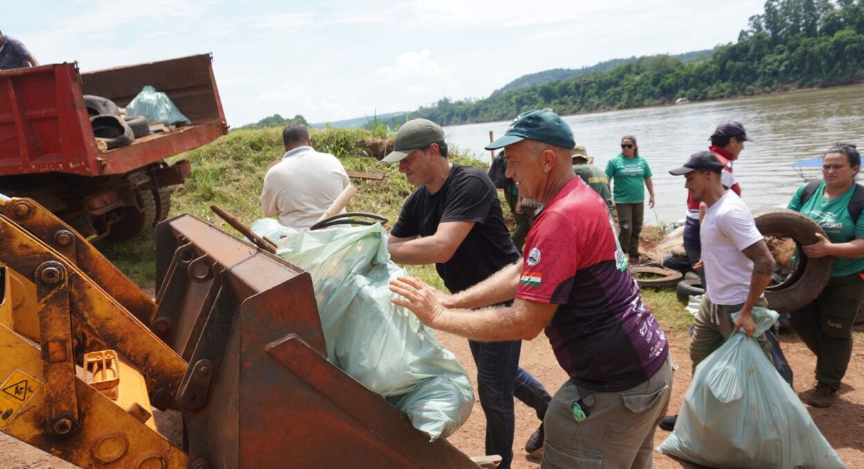Limpieza Binacional del Uruguay: retiraron más de tres toneladas de basura del río en la sexta edición imagen-15