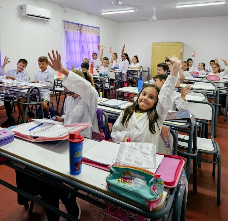 En Misiones, casi 400 mil estudiantes inician el ciclo lectivo 2024 imagen-44