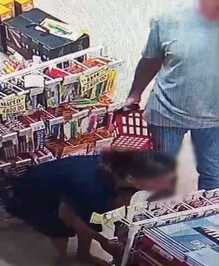 Atraparon a una "mechera" cuando intentó robar en un supermercado de Posadas imagen-14