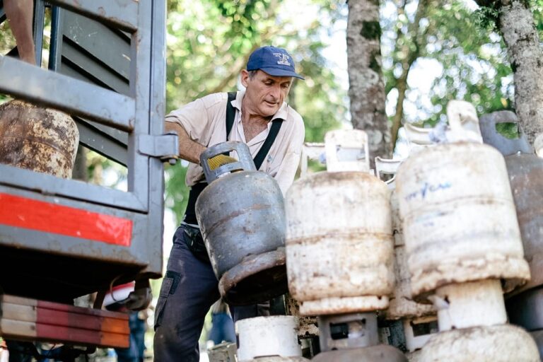 El Gobernador acompañó el operativo del "Ahora Gas" en Oberá imagen-20