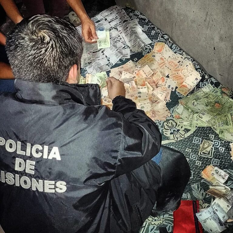 Desarticulan "narcokiosko" en Garupá: detuvieron al dealer y secuestran drogas, dinero y elementos robados imagen-41