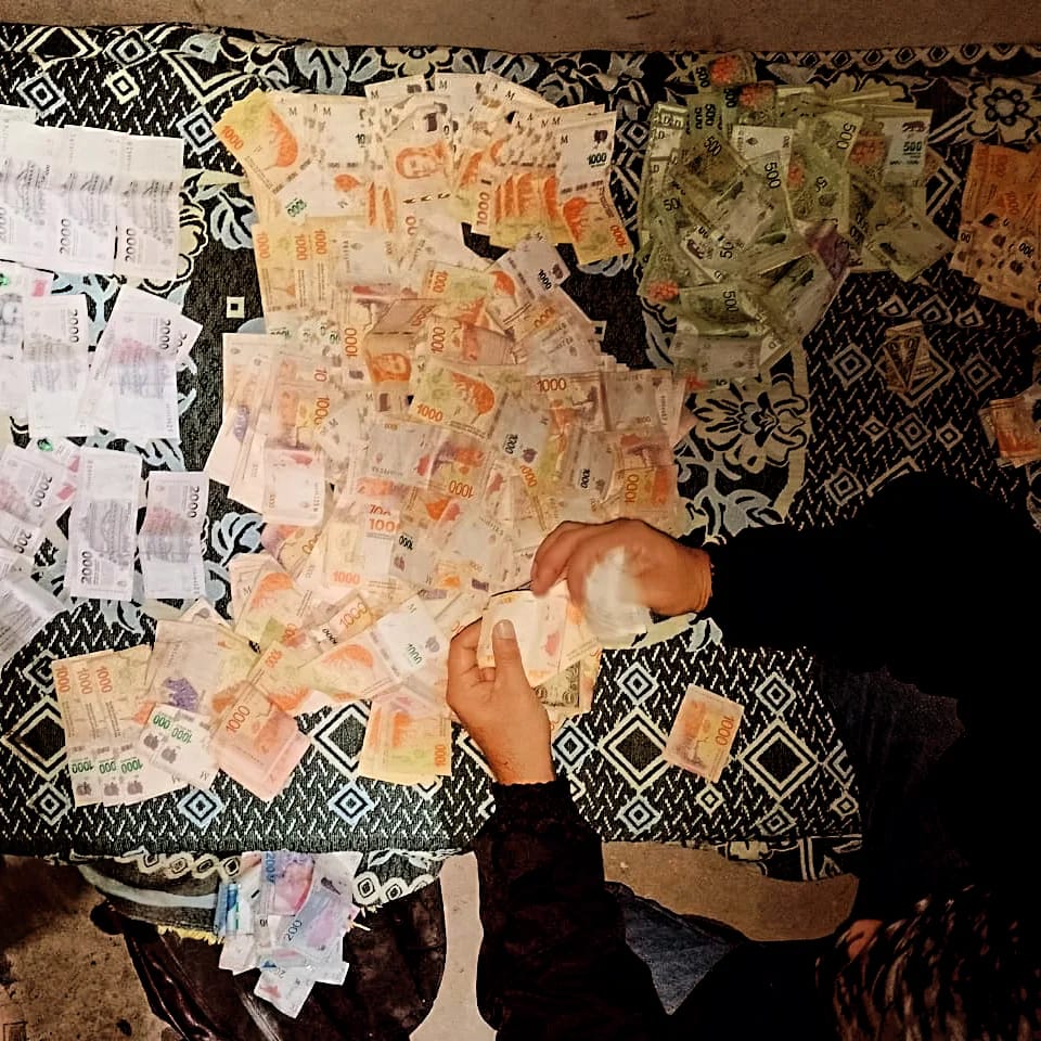 Desarticulan "narcokiosko" en Garupá: detuvieron al dealer y secuestran drogas, dinero y elementos robados imagen-6