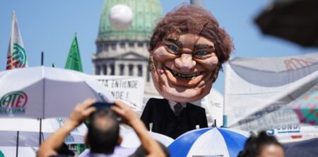 El impacto del ajuste: nueva encuesta con dos alertas muy fuertes para Javier Milei imagen-1