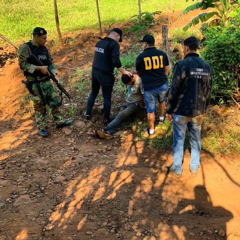 La Brigada Fronteriza interceptó un auto con patente “melliza” y secuestró otro vehículo robado en Brasil imagen-47