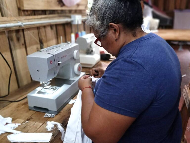 "A la falta de humanidad de un Estado que ajusta, ponemos manos a la obra con producción y trabajo", observan imagen-25