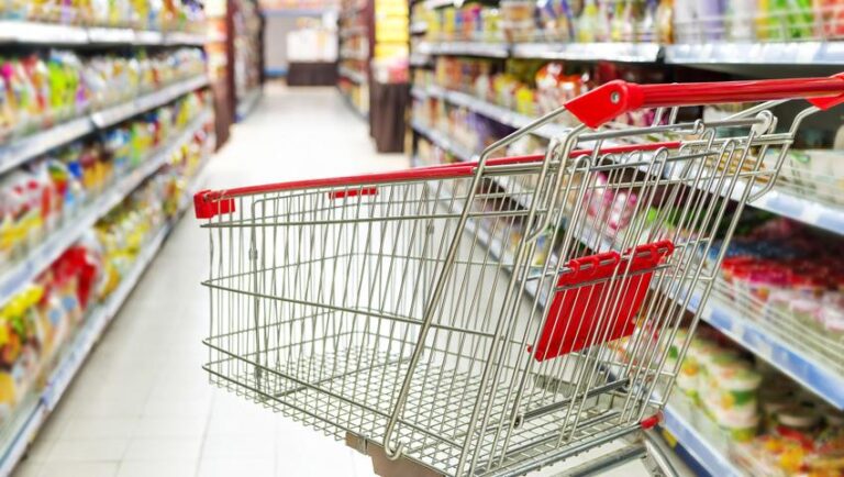Ventas en supermercados volvieron a caer en febrero: los tres indicadores de crisis que preocupan a las grandes cadenas imagen-22