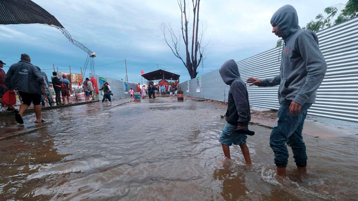 Corrientes sufre "la peor catástrofe natural" por inundaciones y hay temor por saqueos imagen-21