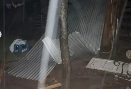 Tormentas con fuertes vientos ocasionaron destrozos en el interior de Corrientes imagen-2