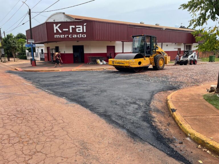 Ejecutan obras para dejar en mejores condiciones la trama urbana de San Ignacio imagen-39