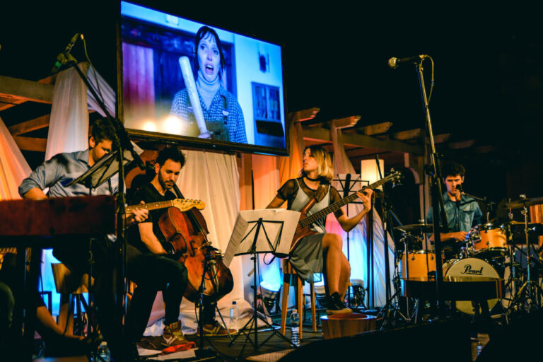 El Grupo «Música para Volar» se presentará en el Montoya e interpretará el Unplugged de Soda Stereo con imágenes de Stanley Kubrick El Grupo "Música para Volar" se presentará en el Montoya e interpretará el Unplugged de Soda Stereo con imágenes de Stanley Kubrick imagen-34