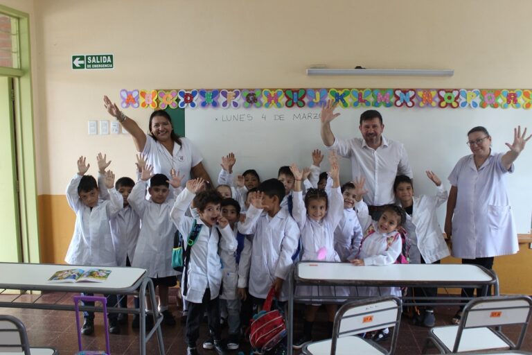 Misiones pudo soportar la demanda eléctrica en plena ola de calor garantizando servicios, como la educación imagen-3