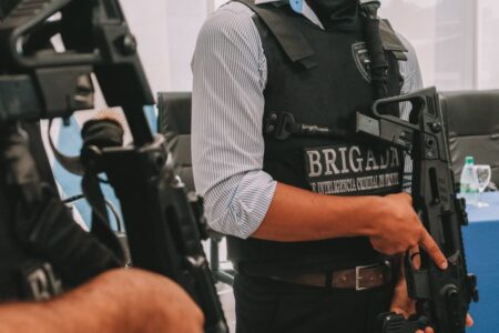 Inteligencia conjunta con Brasil para enfrentar narcotráfico, trata de personas, tráfico de armas, contrabando imagen-6