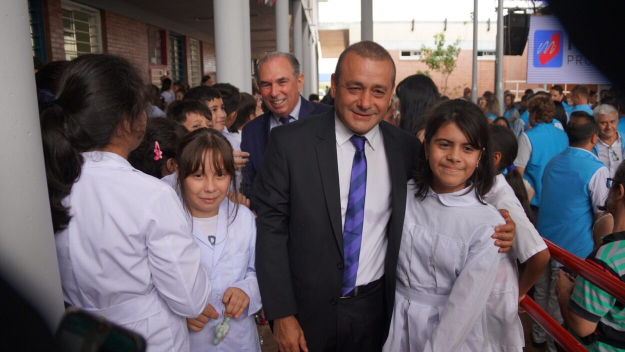 “Lo más importante es que los chicos estén en las escuelas", dijo Herrera Ahuad en el inicio del Ciclo Lectivo en Misiones imagen-6