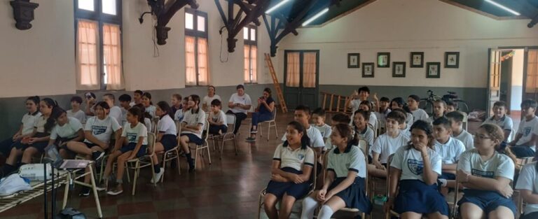 Más de 35 alumnos de sexto y séptimo grado participaron en charlas de prevención de las adicciones imagen-1