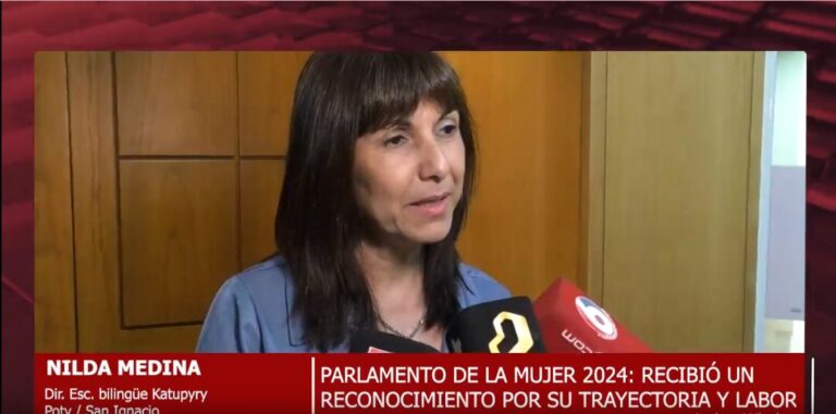 Parlamento de la Mujer: El reconocimiento a la trayectoria y labor fue para la directora de la Escuela Bilingüe Katupyry Poty, Nilda Medina  imagen-18