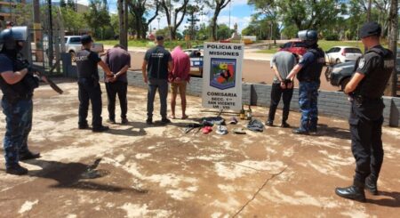 Megaoperativo policial en San Vicente: Cuatro delincuentes arrestados por asalto a una despensa imagen-6