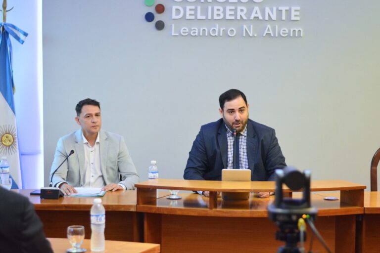 Al dar inicio a las sesiones 2024 del Concejo Deliberante de Alem, el intendente Sebely hizo hincapié en su visión de modernizar el Estado municipal imagen-15