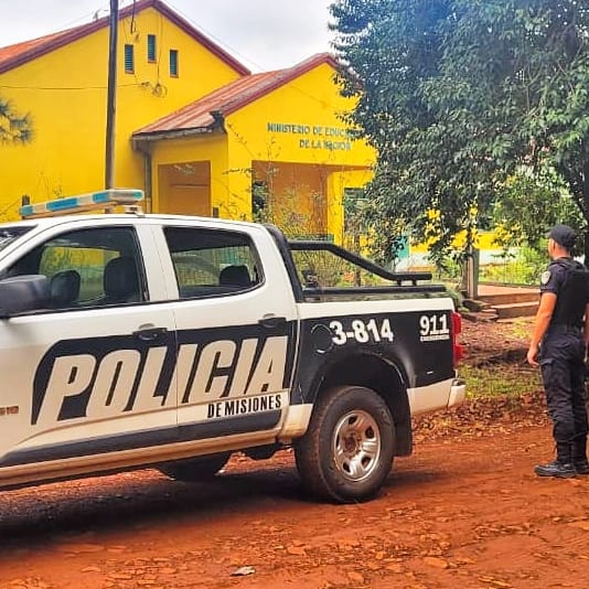 La Policía continúa con el plan de seguridad en establecimientos educativos de Misiones imagen-2