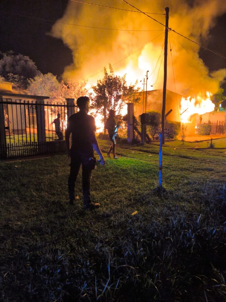 Incendio destruyó una vivienda en San Javier imagen-41