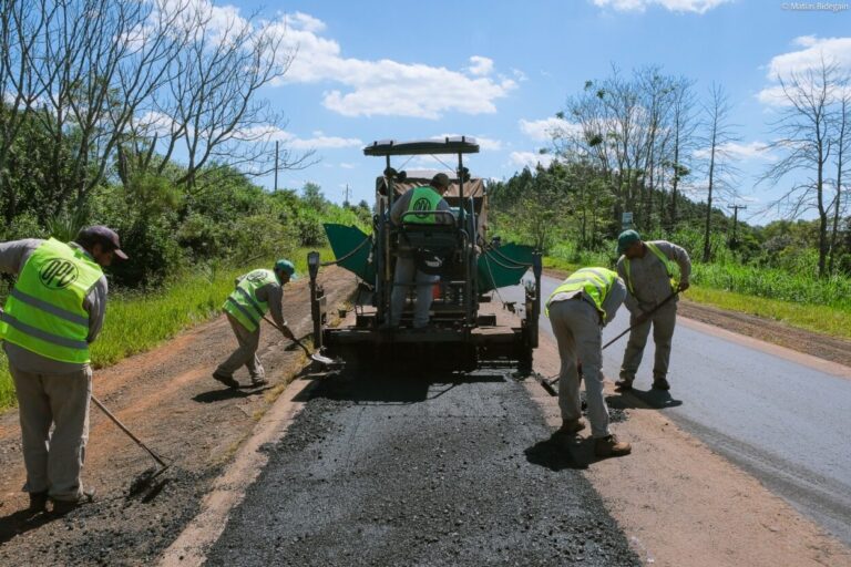 Vialidad ejecuta un plan de mantenimiento de la Ruta Provincial 13 imagen-35