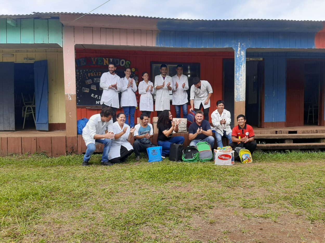 Alimentos, ropa, útiles, acercó Carolina Colman a escuela bilingüe y comunidad mbya imagen-2