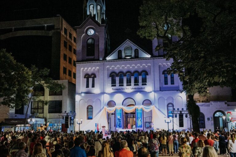 Con una misa en la explanada de la Catedral, Posadas honró a su Santo Patrono imagen-21