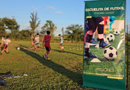 Comunidad de Itaembé Guazú destaca la puesta en funcionamiento de la Escuelita de Fútbol del Mercado Central imagen-5