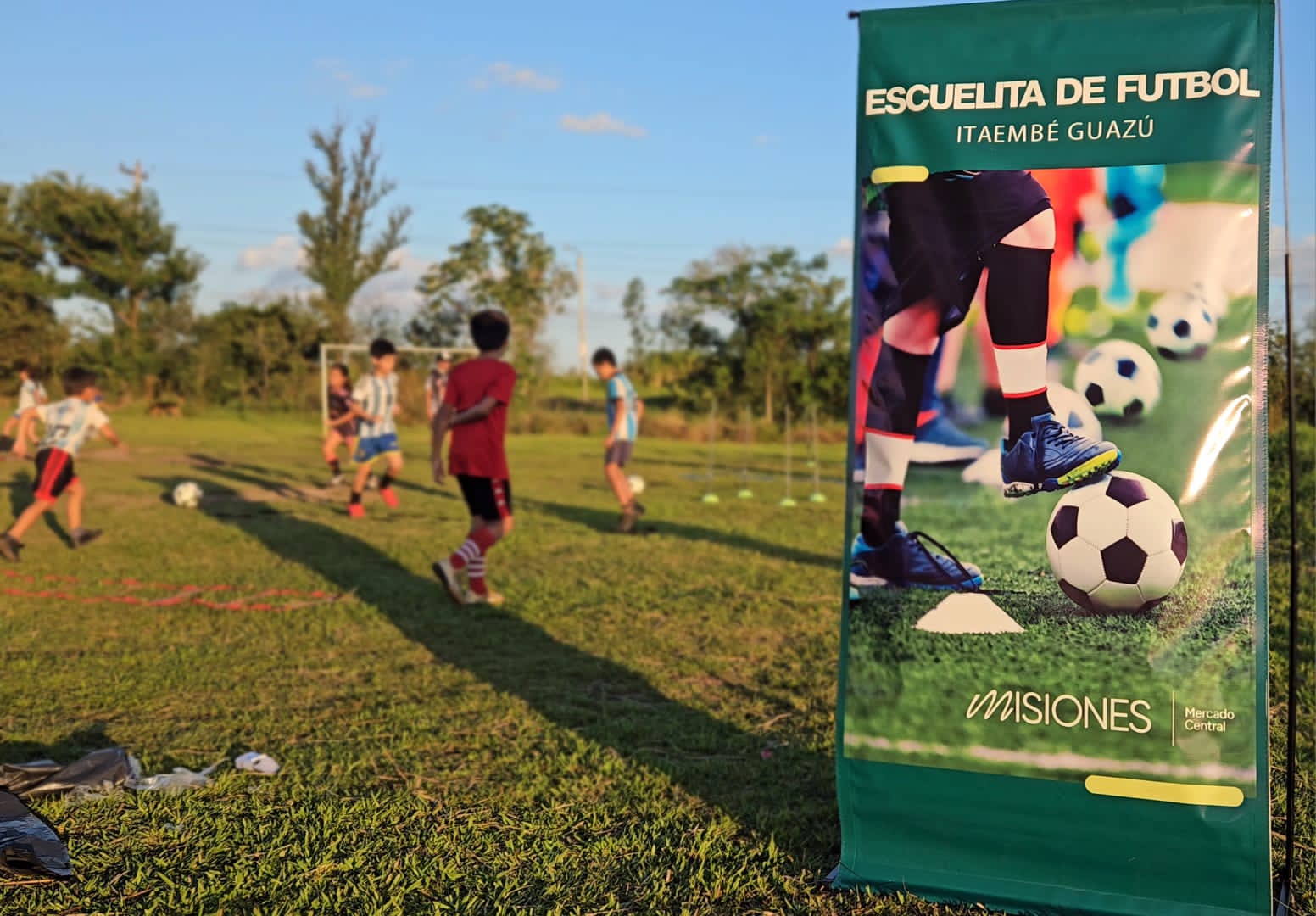 Comunidad de Itaembé Guazú destaca la puesta en funcionamiento de la Escuelita de Fútbol del Mercado Central imagen-6