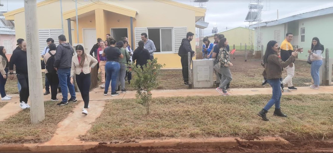 Grupos de preadjudicatarios de la Convocatoria 250 visitaron sus futuras viviendas en Itaembé Guazú imagen-4