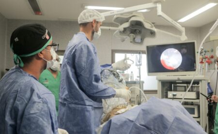 Misiones realiza en el Hospital Escuela cirugía endoscópica innovadora de columna, única en el NEA imagen-4