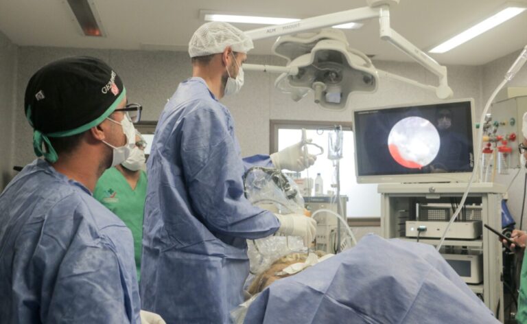 Misiones realiza en el Hospital Escuela cirugía endoscópica innovadora de columna, única en el NEA imagen-28