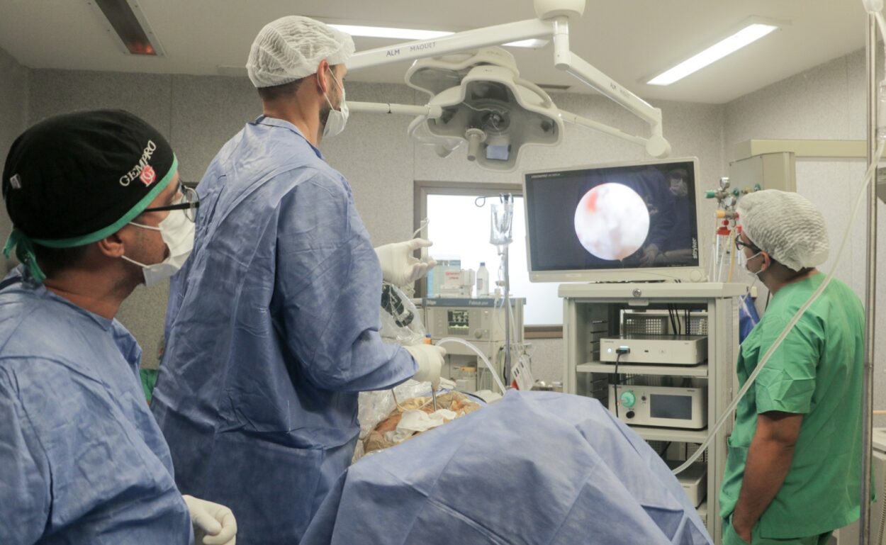 Misiones realiza en el Hospital Escuela cirugía endoscópica innovadora de columna, única en el NEA imagen-8