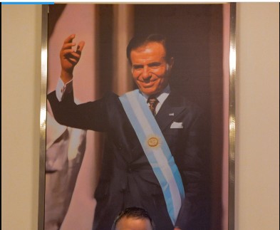Milei elevó a Carlos Menem a la categoría de "prócer" y será el único Presidente en el ex Salón de las Mujeres imagen-6
