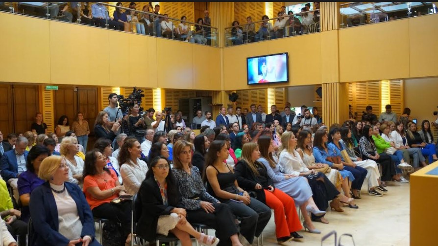 Tradición legislativa: Distinguen a misioneras en el lanzamiento del Parlamento de la Mujer 2024 imagen-2