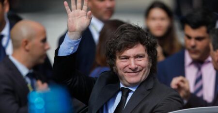 Dólar: Javier Milei puso fecha al final del cepo cambiario imagen-8