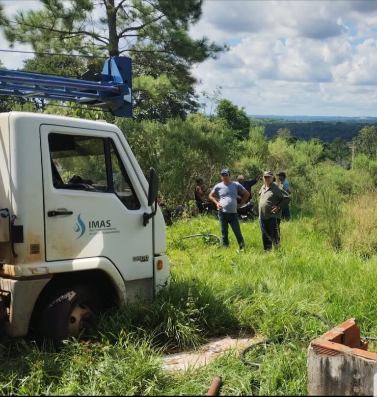 El Instituto Misionero de Agua y Saneamiento instaló equipamiento en Campo Ramón y Pindapoy imagen-49