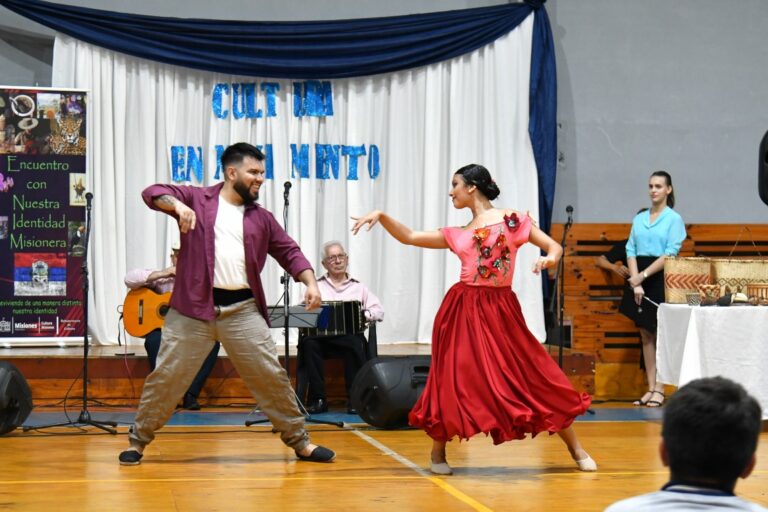 Cultura en Movimiento inició su recorrido llevando identidad misionera a las escuelas imagen-1