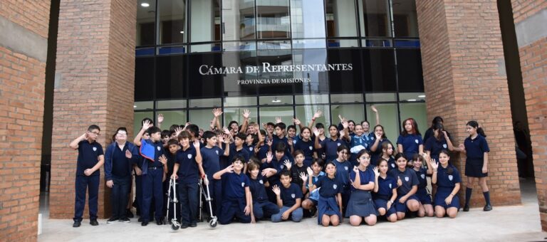 Estudiantes del Instituto José Manuel Estrada, en la primera visita del año a la Legislatura imagen-1