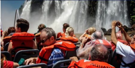 Récord de turistas durante Semana Santa en el país, Iguazú entre los destinos que superaron el 90% de ocupación imagen-1