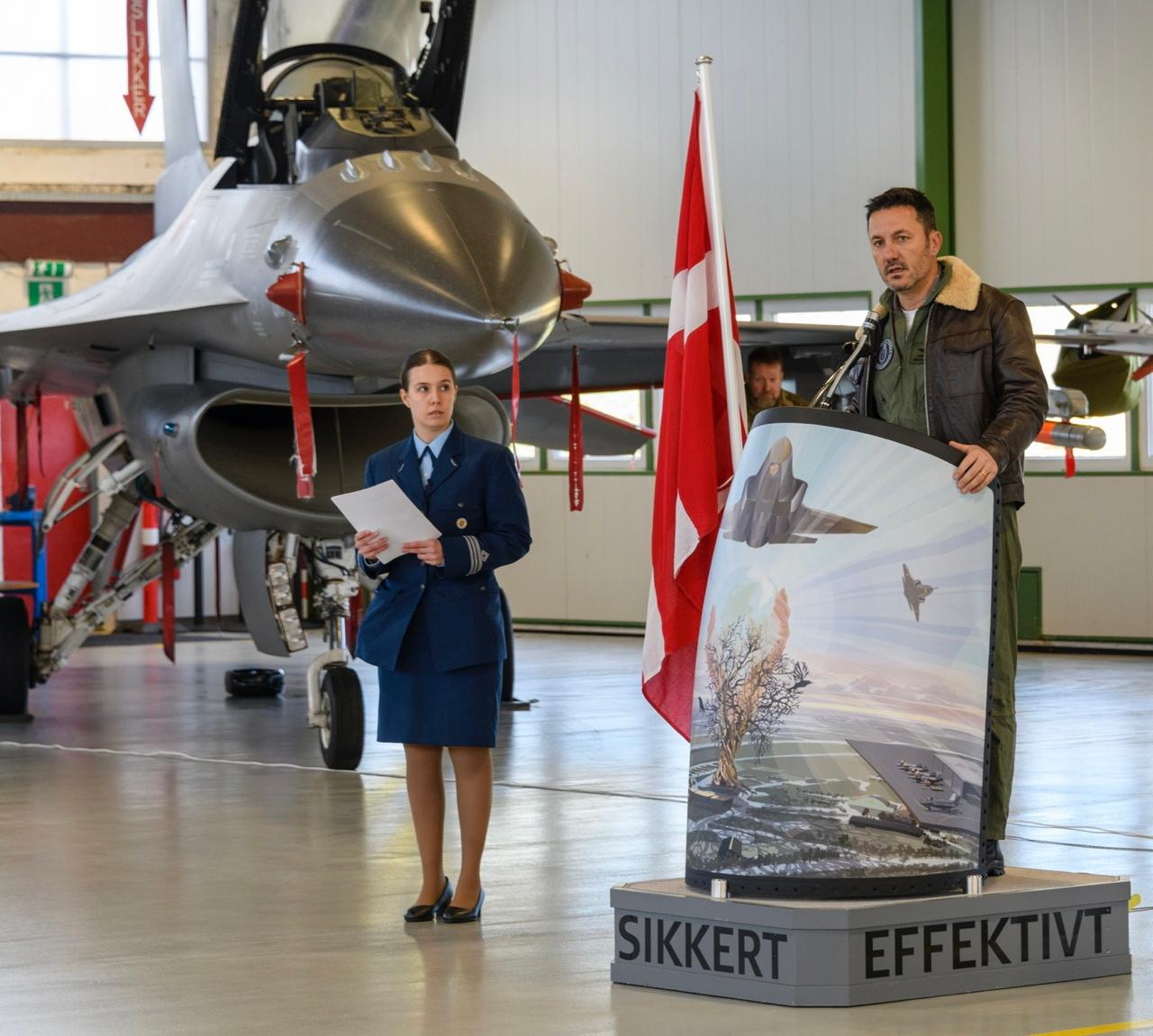 “Es la compra militar más importante desde la vuelta a la democracia”, dijo Petri tras firmar en Dinamarca el acuerdo por los aviones F-16 imagen-6