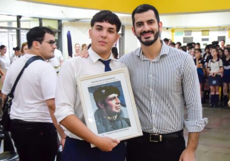 Jair Dib acompañó iniciativa estudiantil en homenaje a Veteranos y Caídos en la guerra de Malvinas imagen-3