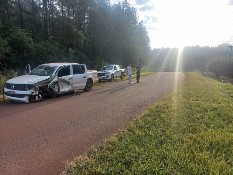 Florentino Ameghino: choque entre una camioneta y un auto sobre ruta 5 dejó lesionados imagen-49